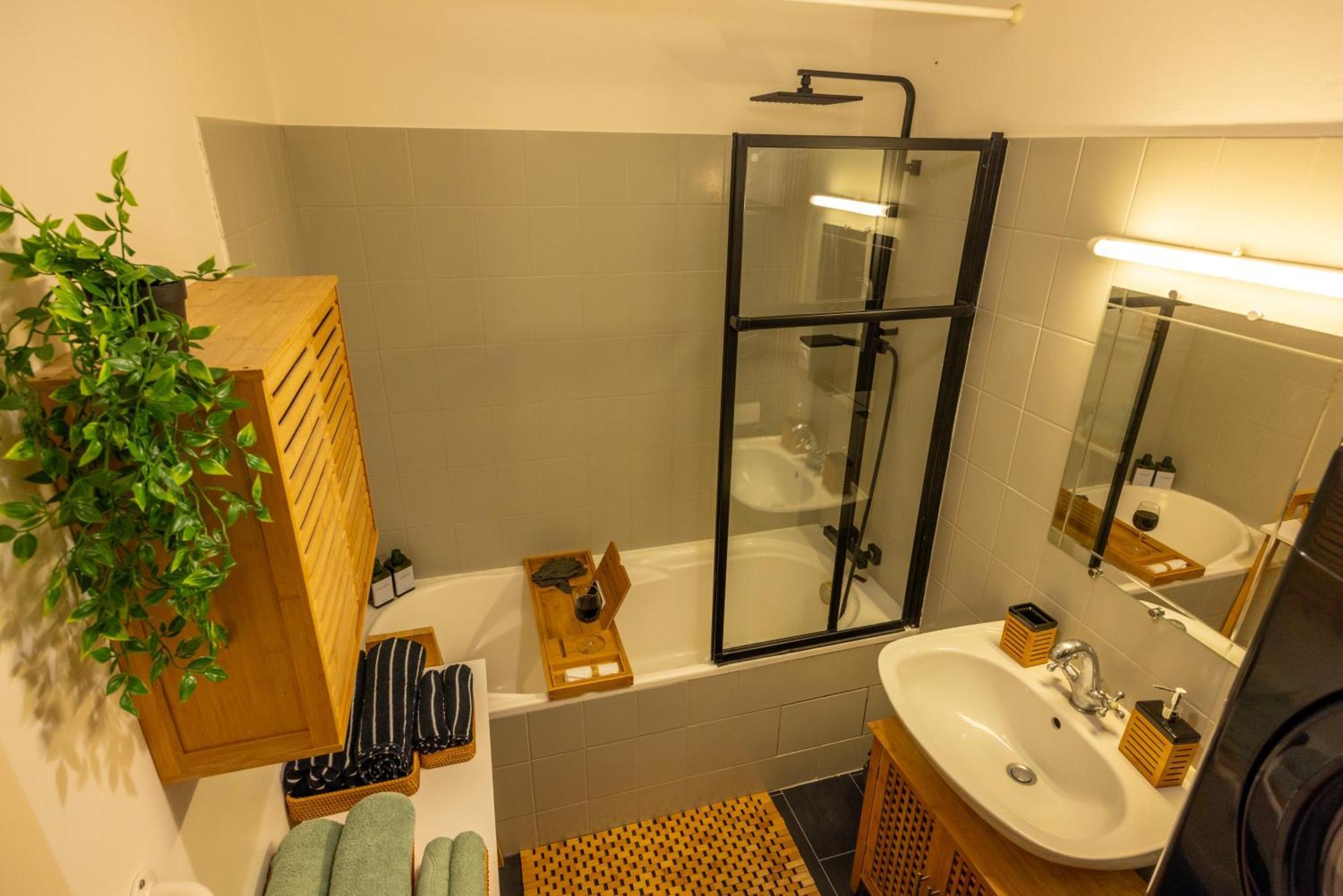 Le Coin Du Bonheur Apartment Нант Екстериор снимка